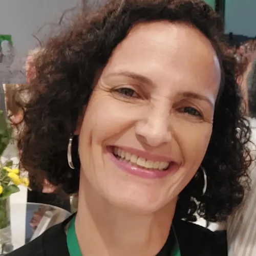 Claudia B. de Campos